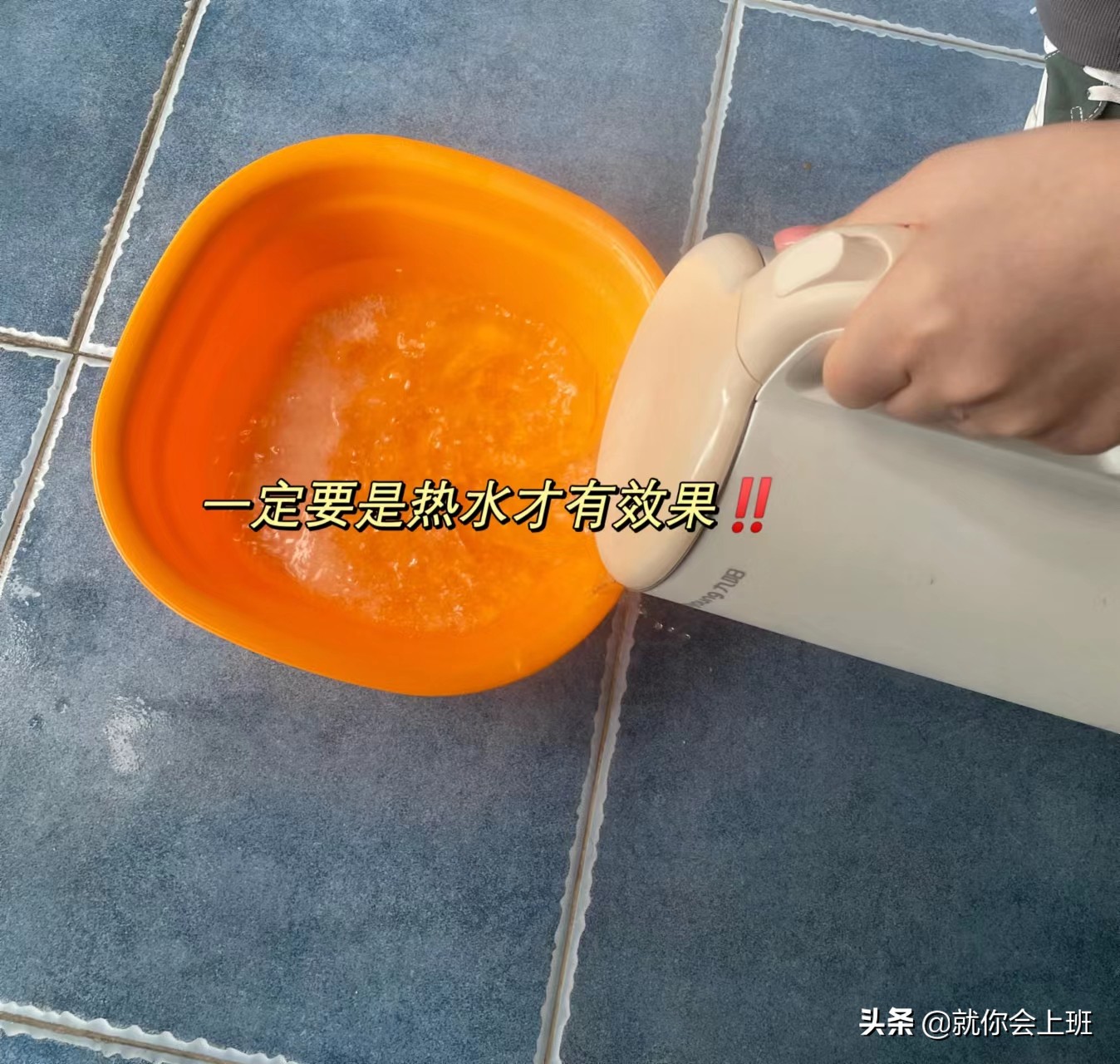 白色的衣服被染了应该怎么办,蓝色的衣服发白怎么清洗恢复