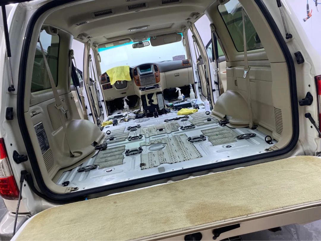 陆巡lc100中控台翻新视频,陆巡lc100内饰翻新