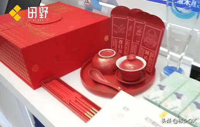 在校女大学生创业2年,在校女大学生赚17万