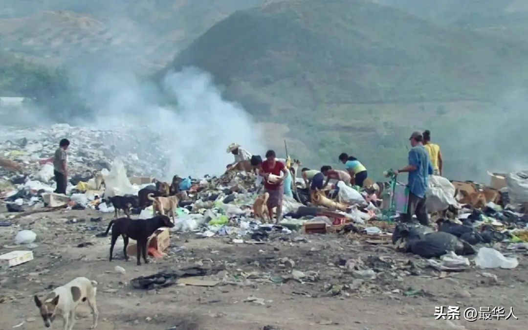 贫困、垃圾成山，这个小国是怎么从上帝之城沦为垃圾之国的？