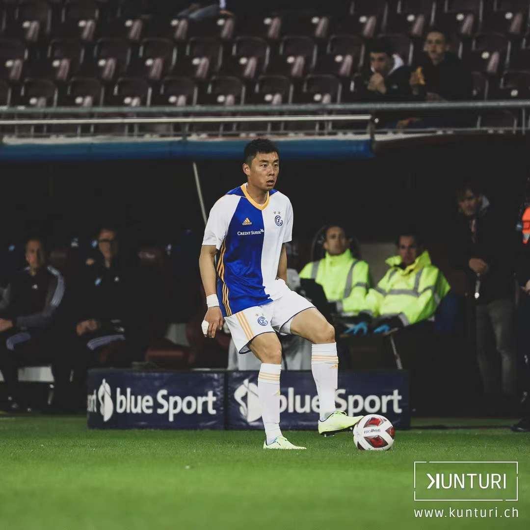 中国足球小将横扫多特,中国男足加大力度留洋