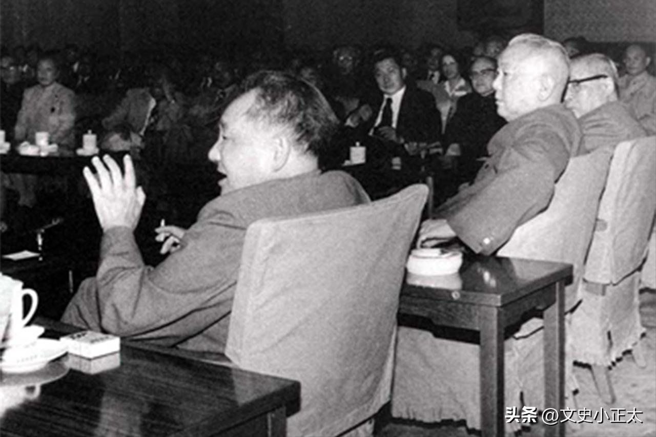 1957年毛*东泽**率团访苏，赫鲁晓夫问这小个子是谁，*小平邓**机智回答