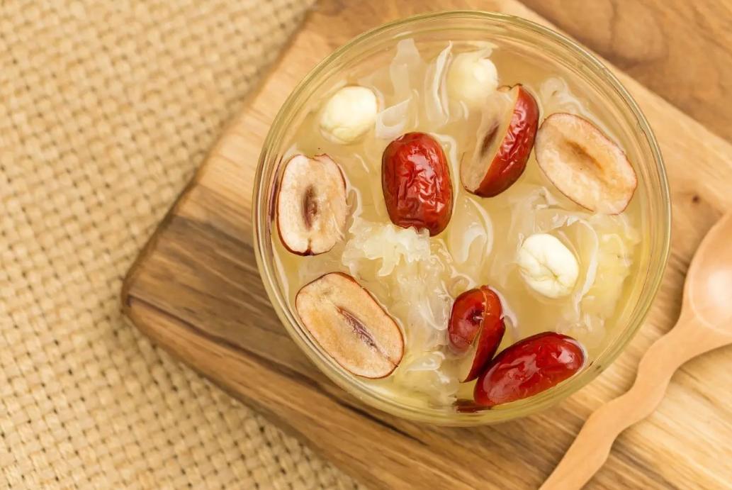 牛奶和什么在一起可以淡化皱纹,有没有吃了能去皱纹的食物