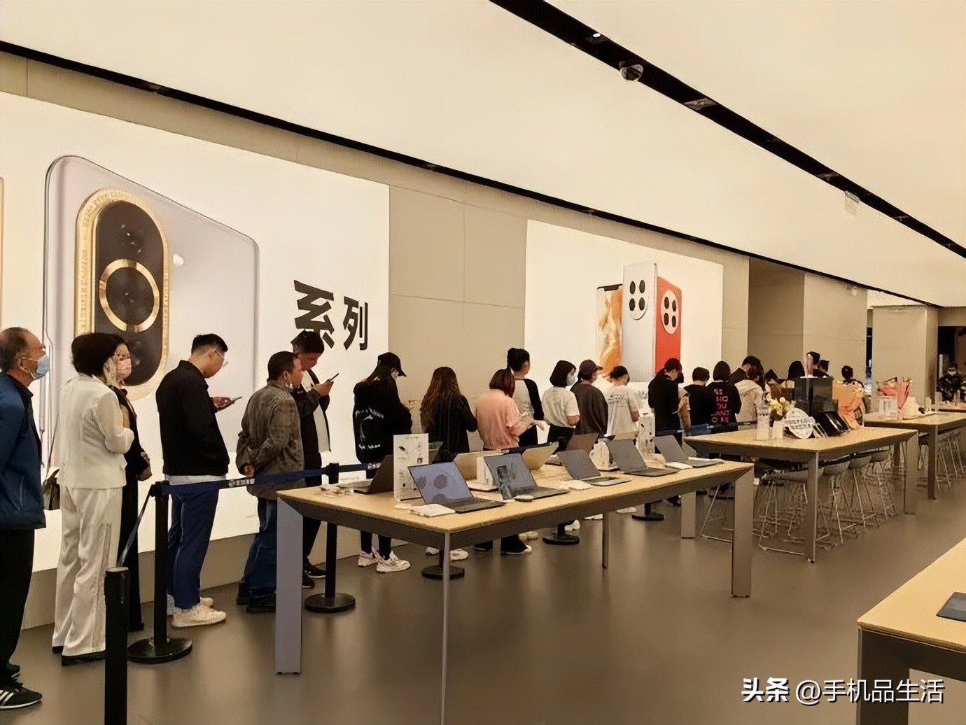 线下店和网上买手机哪个更便宜,手机线下实体店