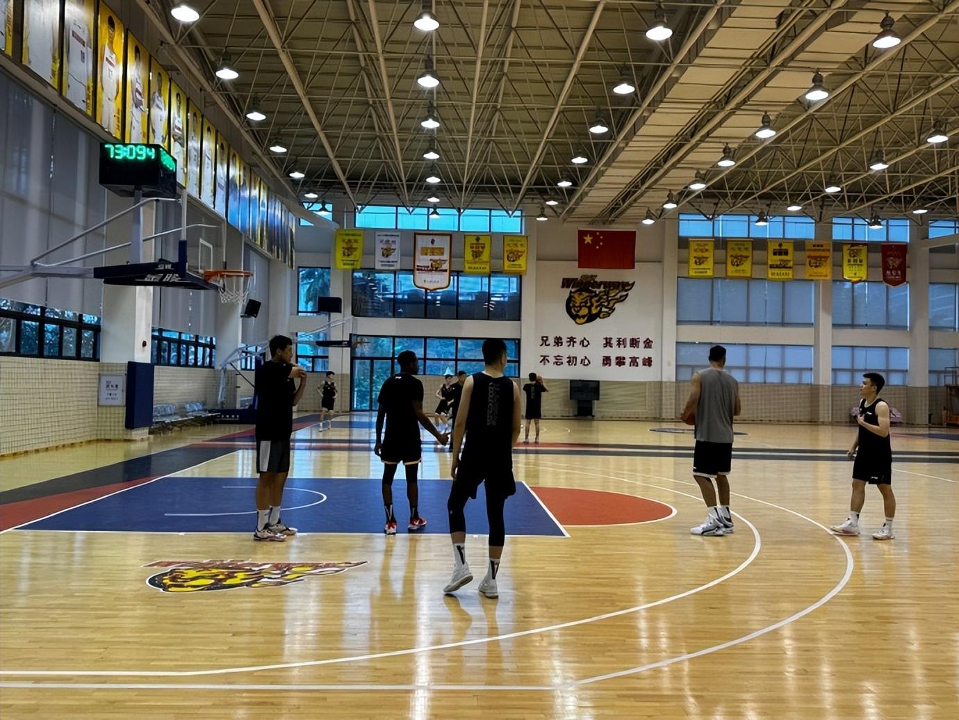 徐杰近况广东男篮,广东队官宣徐杰最新伤情出炉