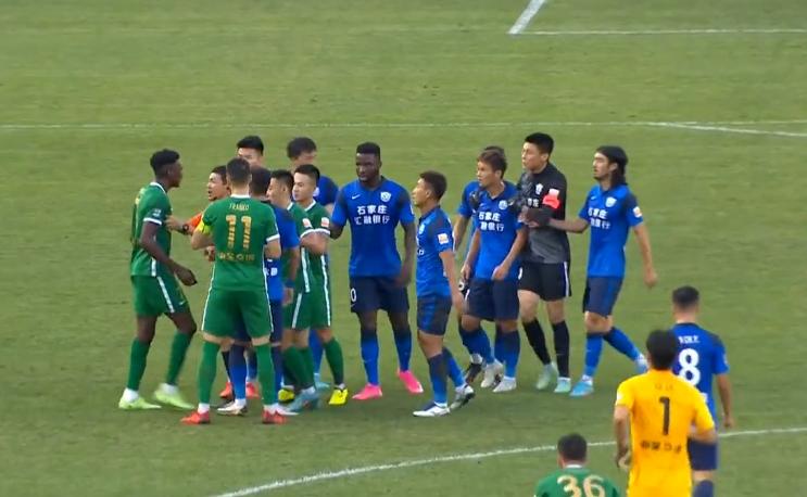中超搞笑三场比赛视频,中超搞笑事件