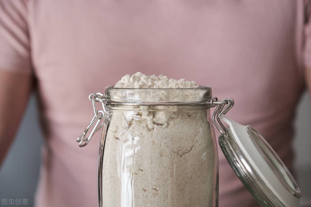 面粉放时间长了怎么补救,面粉放久了发酸怎么办