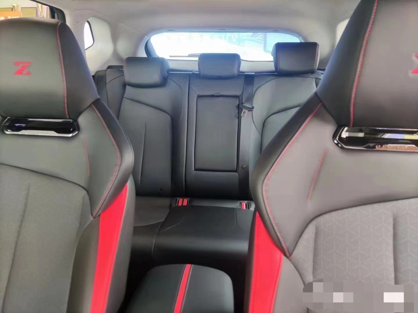 20年老司机当场翻车,开惯面包车的我,对现在的智能汽车一无所知