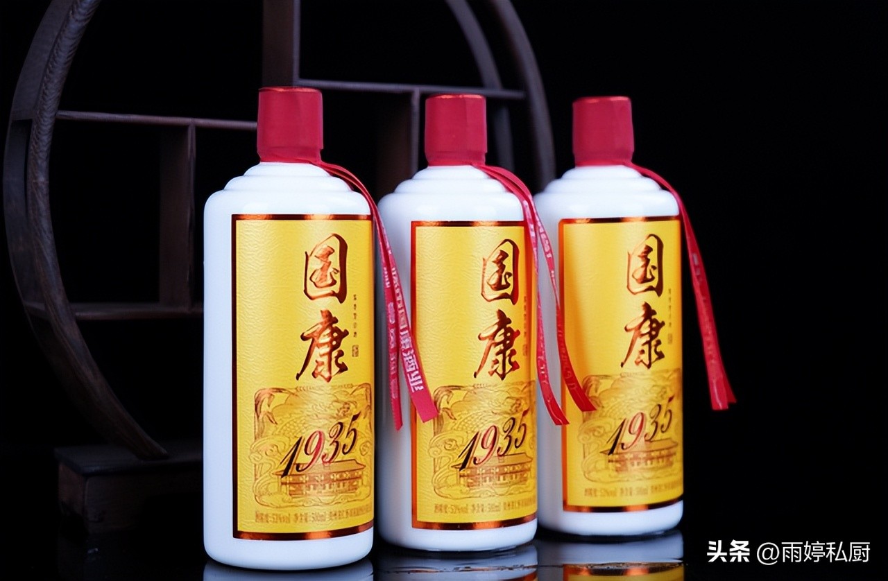 想要中秋倍有面必备这3款白酒,中秋送礼佳品高端大气上档次酒