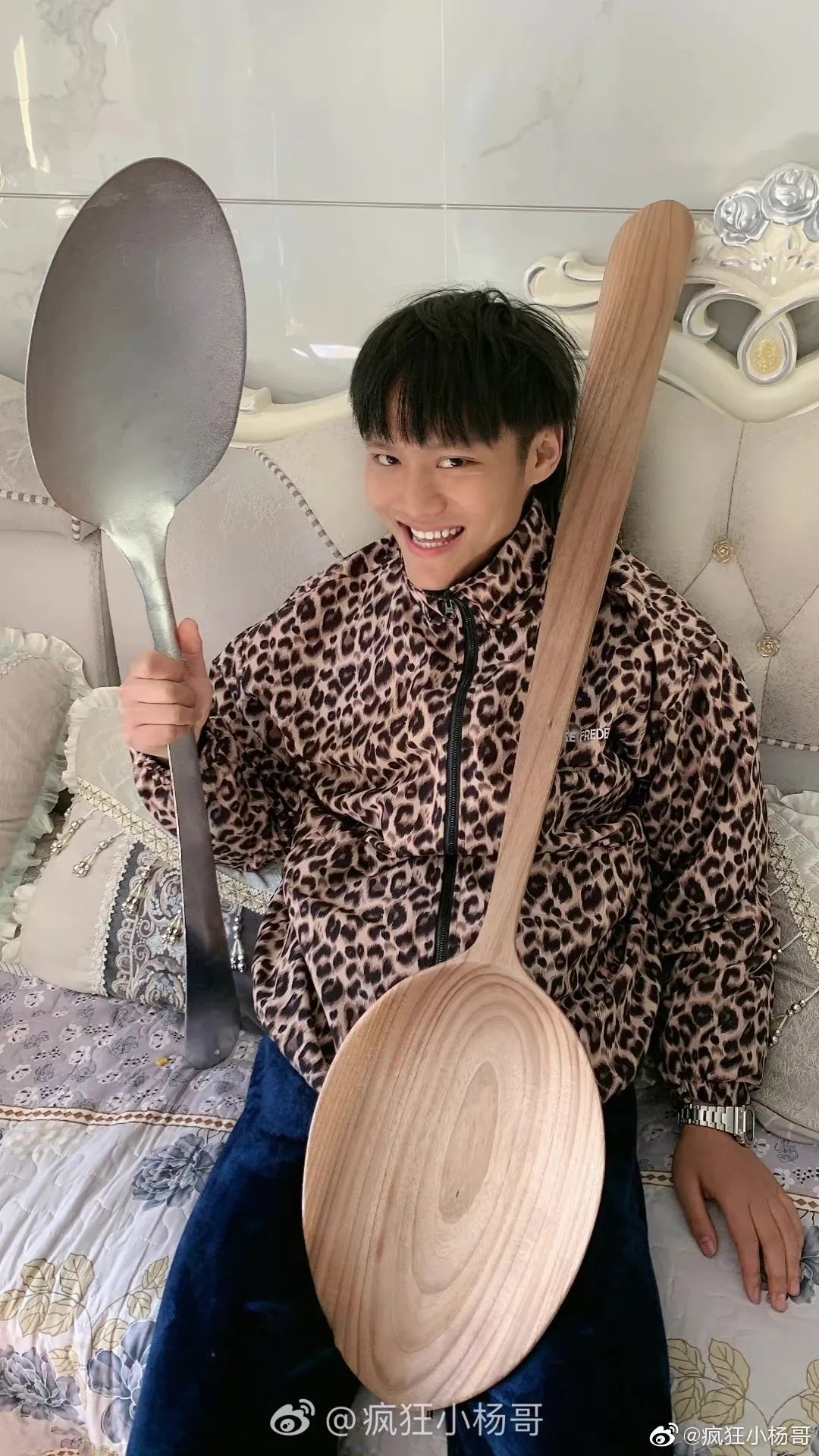 疯狂小杨哥抖音最新,疯狂小杨哥抖音红人