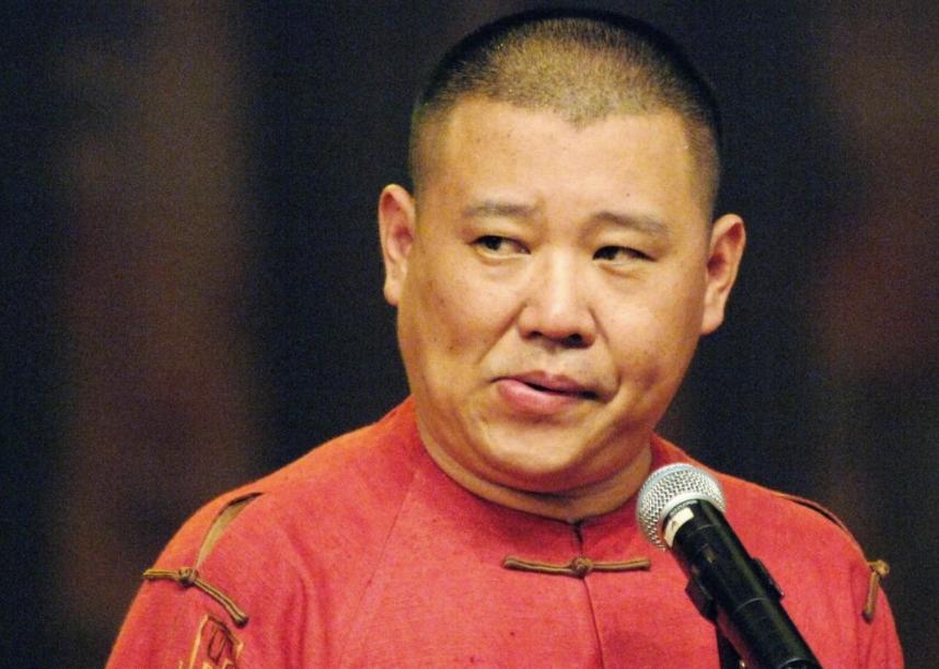 苗阜“出阴招”，线下演出免费观看，经营九年的鼎泰茶社宣告倒闭