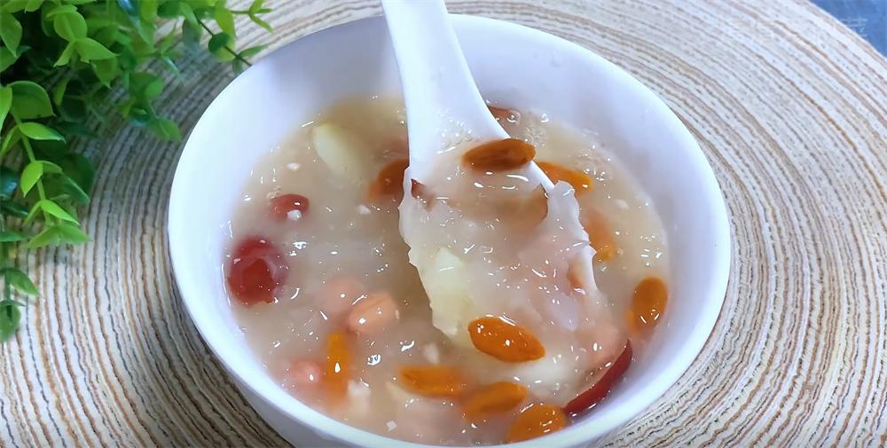 炖银耳怎么防止糊锅呢,用高压锅熬制银耳汤可以出胶吗