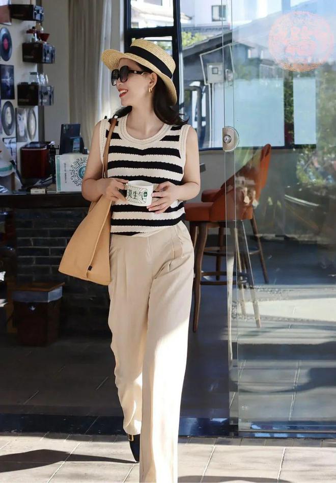 百搭必备的十款衣服,今年最流行的搭配是什么衣服