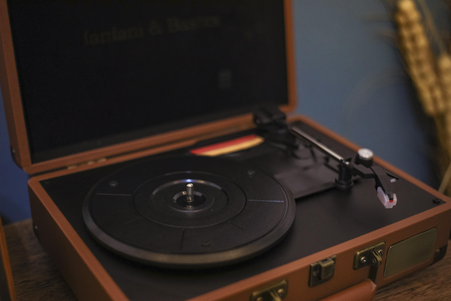 给自己的时光机：梵珐尼lp黑胶唱片机入手试听