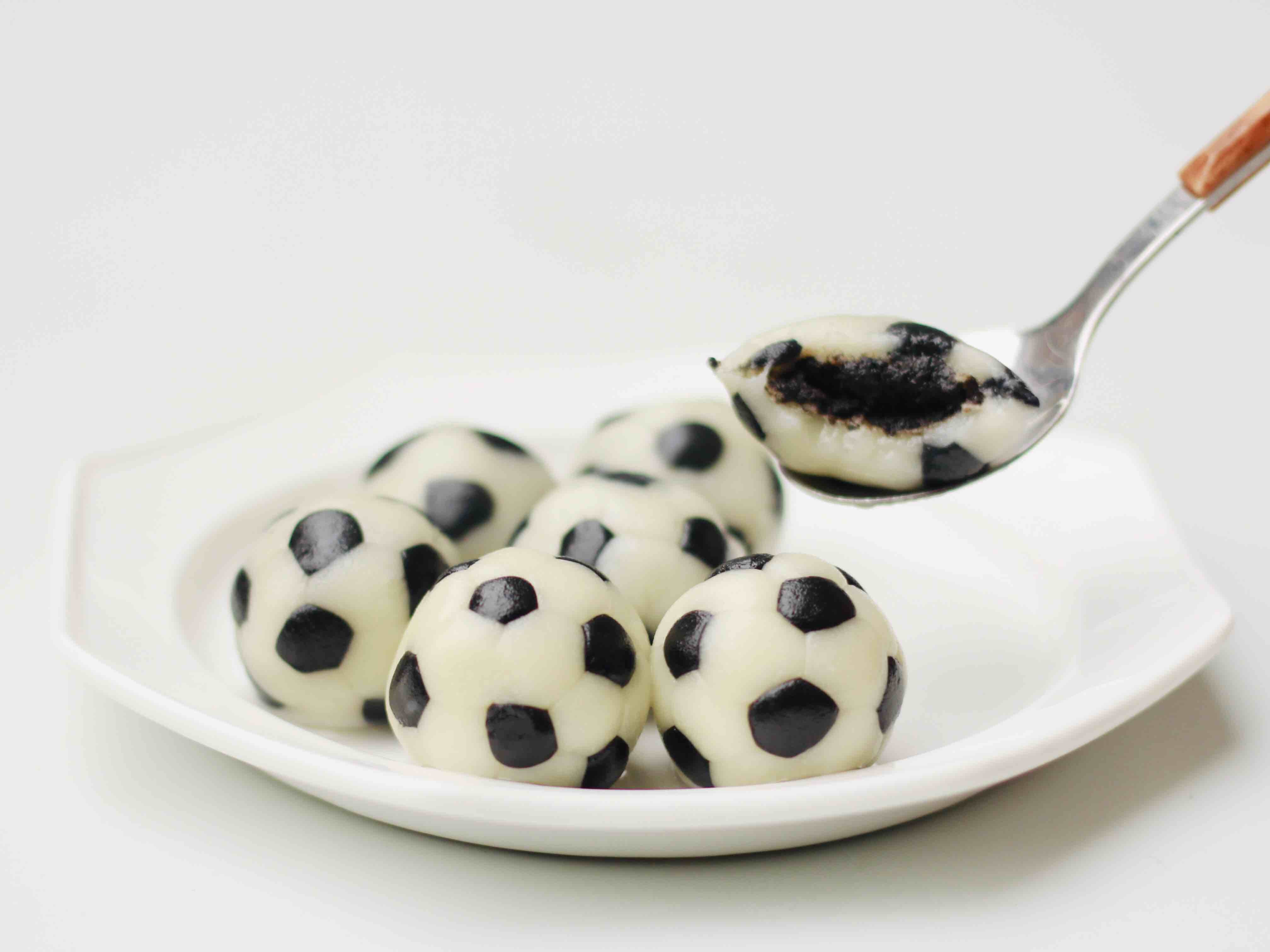 世界杯足球面食,足球款式的汤圆