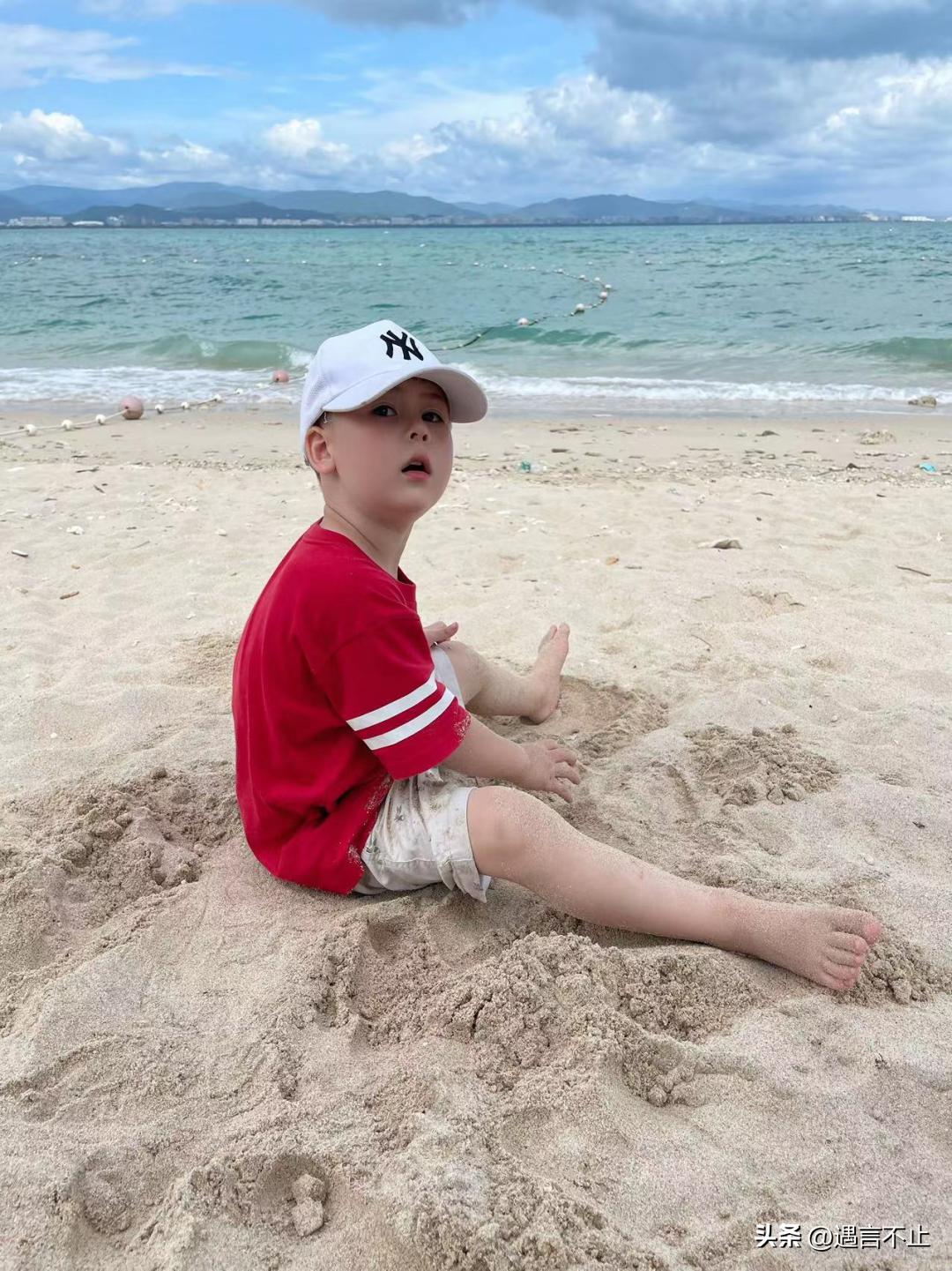 丹麦村里的小叔子爱上了嫂子？大女主女王：我从不信八卦和童话