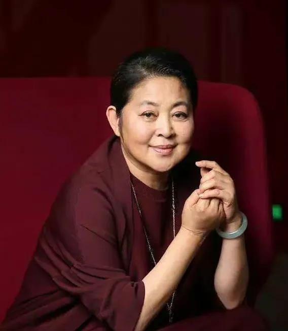 年轻貌美一枝花,年轻时一枝花