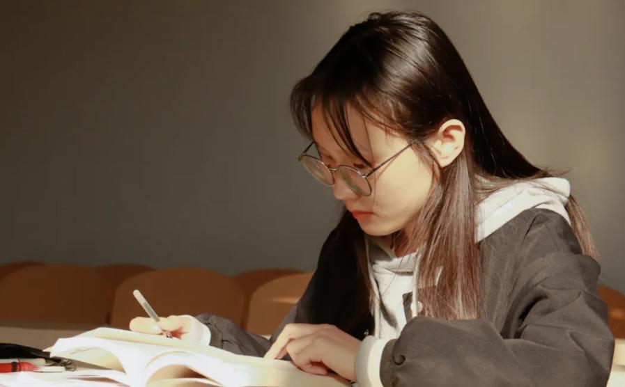 就业率最高的大专专业排名榜,未来十大专业就业前景好的专业