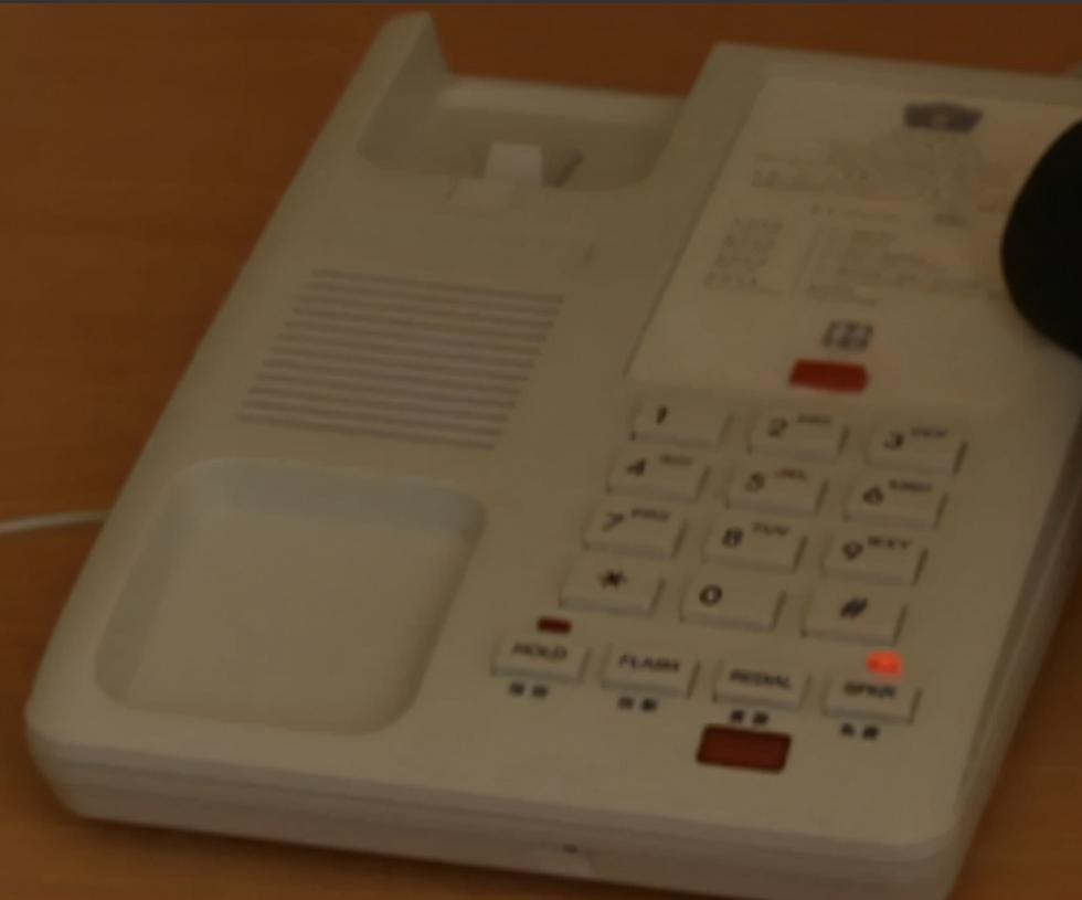 从服务员变身央视主持人,潜逃13年登上相亲节目