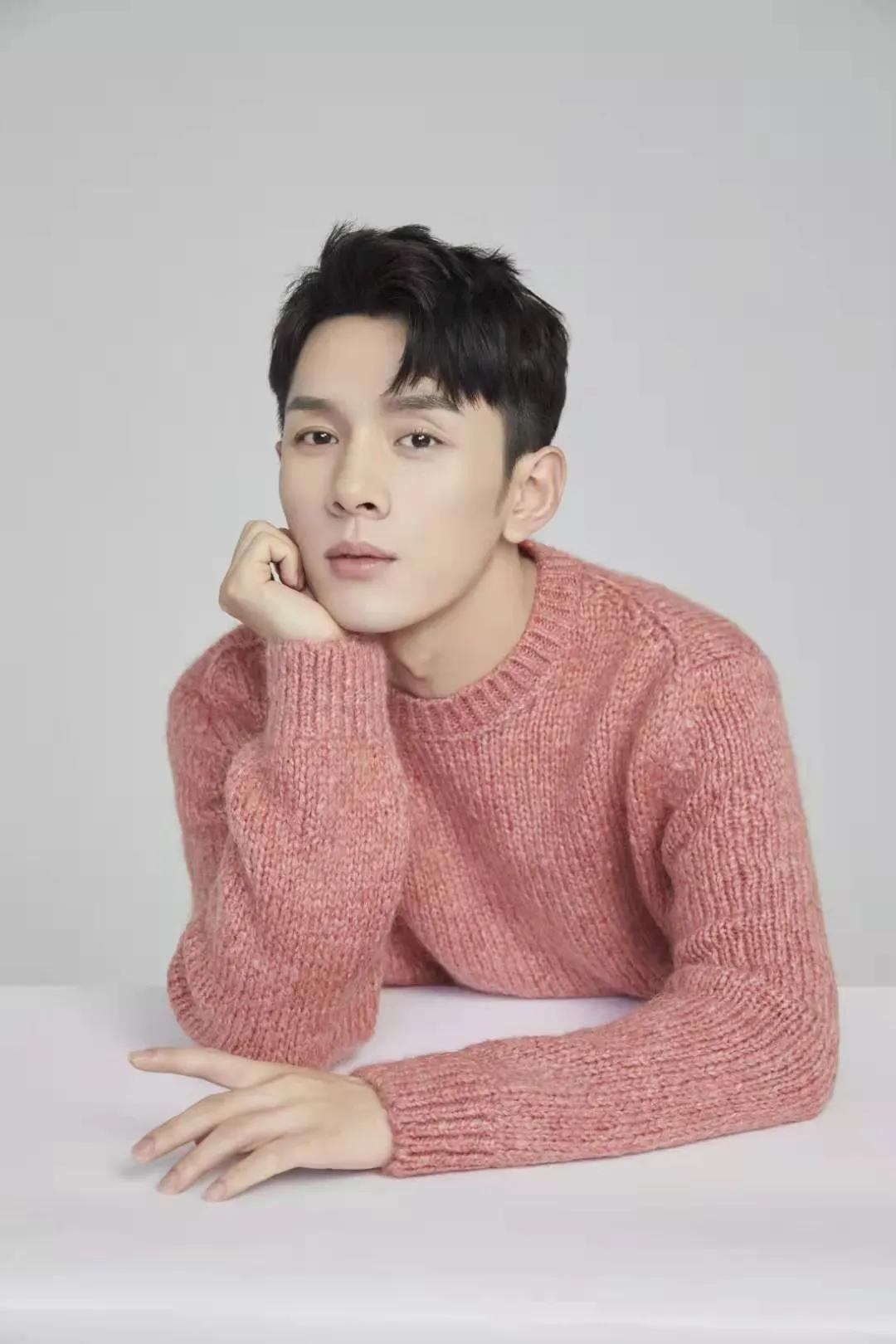 口红一哥李佳琦的带货量,口红一哥年赚两亿