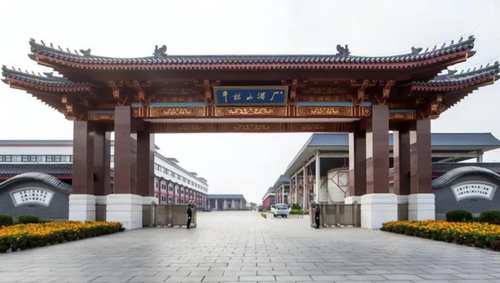 白酒勾兑和纯粮酒瓶标志,白酒酒瓶上没有配料标识是什么酒