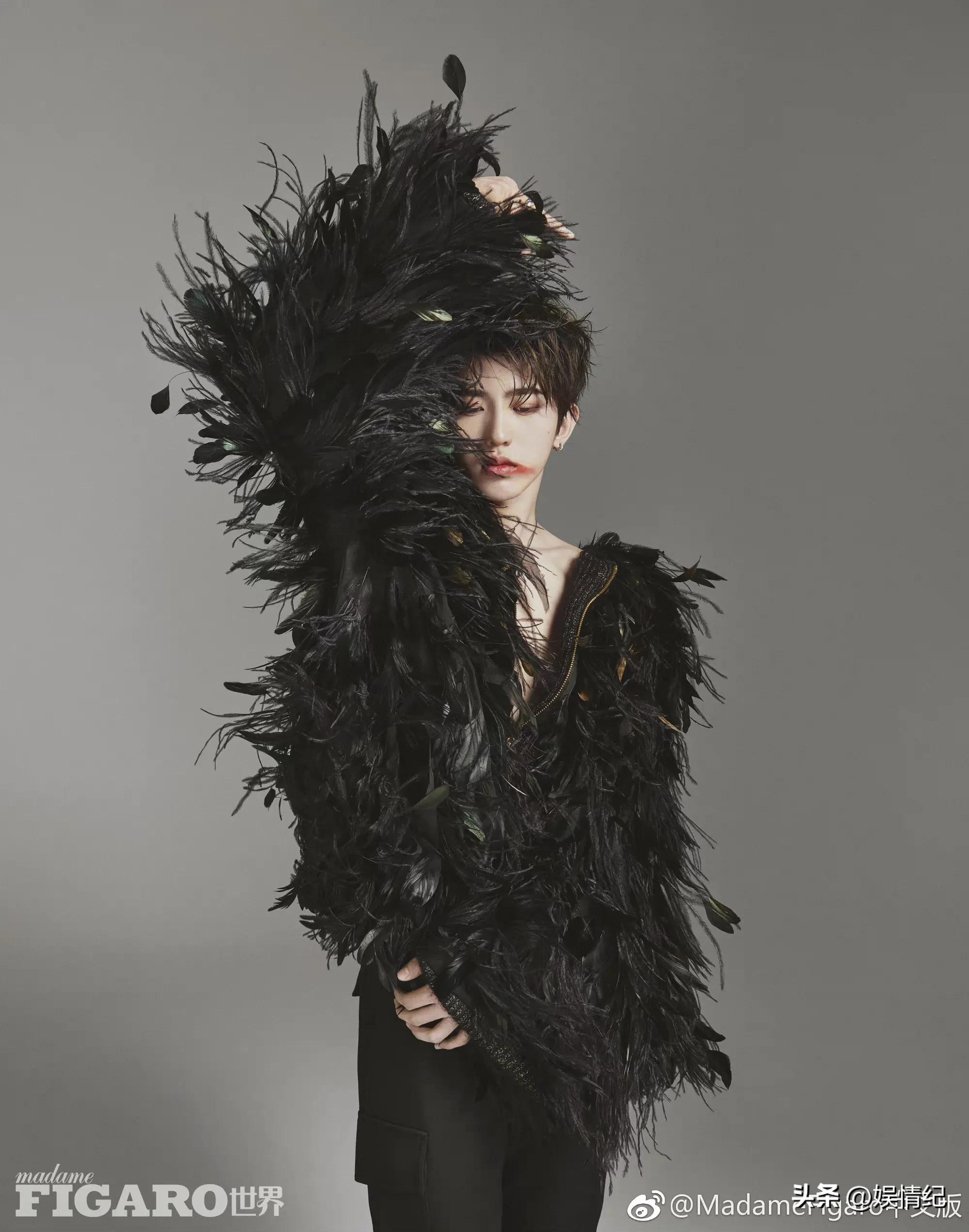 杨幂和赵丽颖最新杂志封面来比美,赵丽颖和杨幂谁拍的杂志多