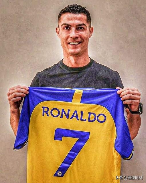 37岁老球星去海外淘金就是错?韩媒讽刺C罗“食言”,眼里只有钱