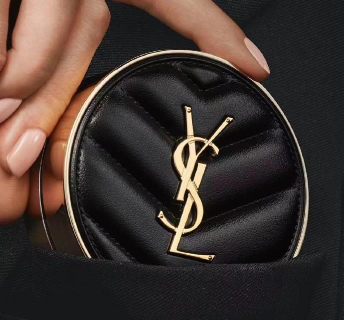 引人注目！YSL主打真皮气垫被网红主播调侃，数万网友留言质疑