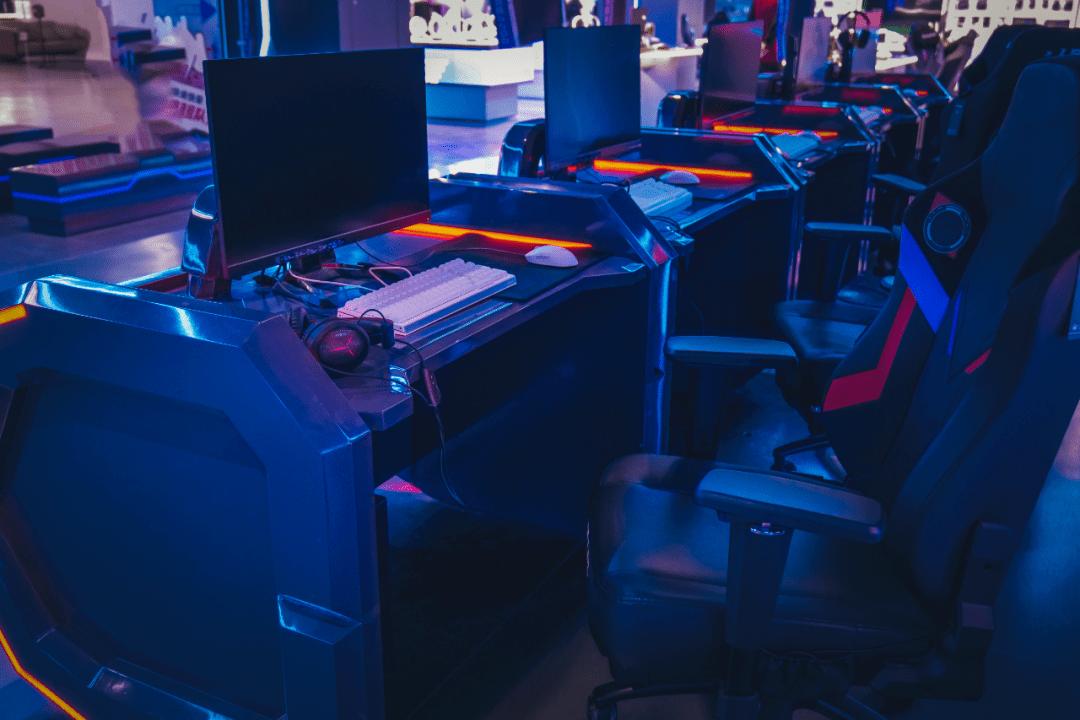 这款“赢比赛、赚奖金”的电竞游戏，竟让玩家不知不觉成了赌客……｜今晚九点半