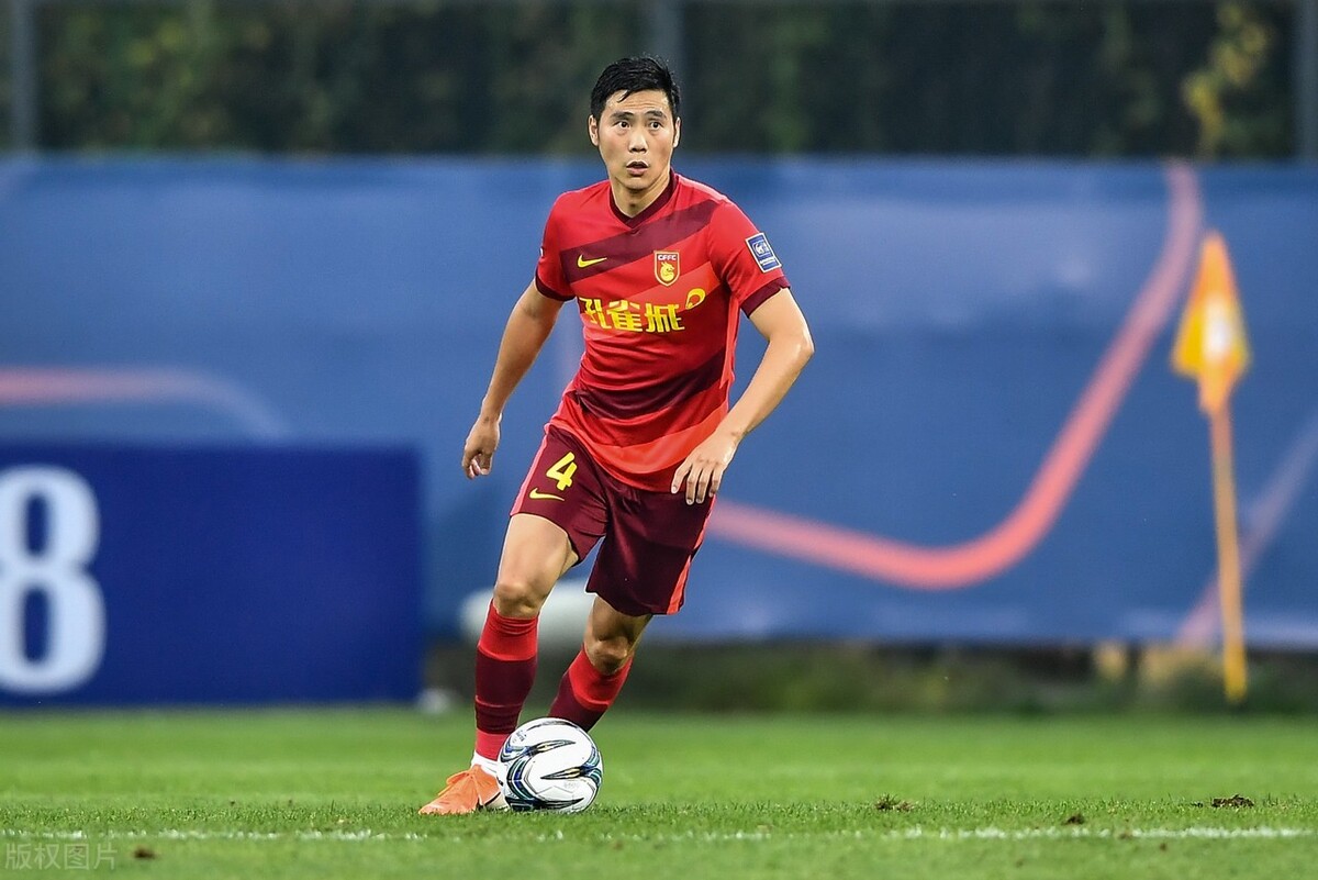 41岁前国脚宣布退役,国足30岁退役