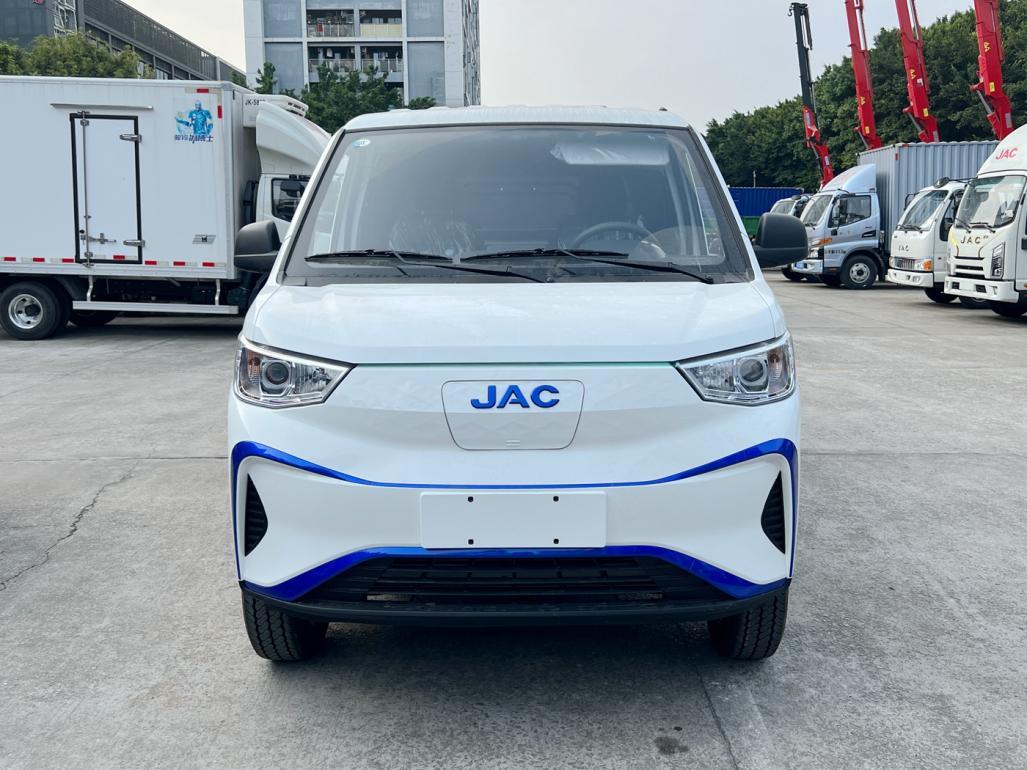 江淮蓝猫m1最高时速,江淮蓝猫m1是微面吗