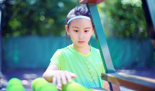 第一次月经来的最佳年龄是几岁,女孩子第一次月经什么年龄才正常