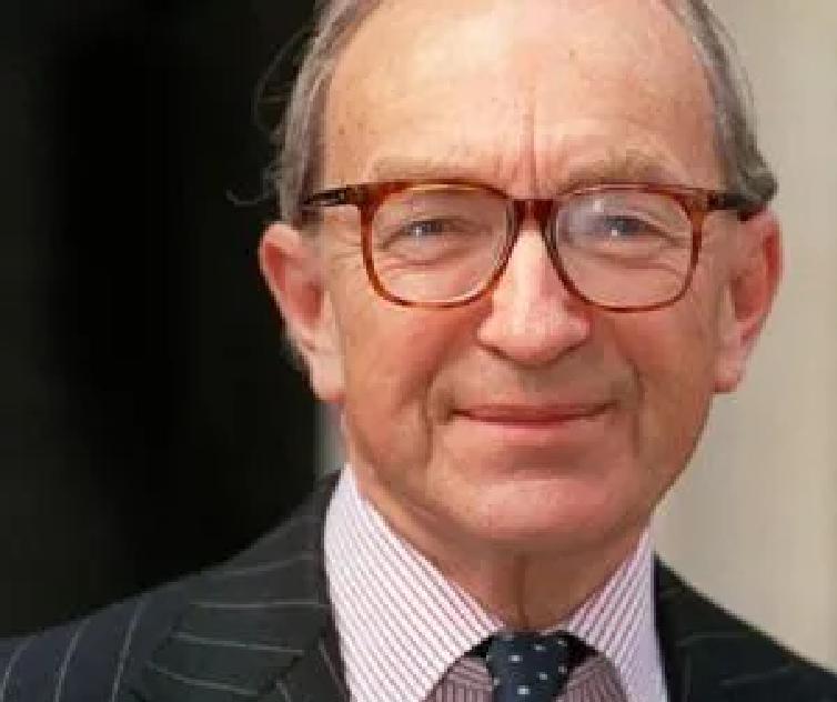 1997年香港回归前，英国又在背后搞鬼，江*民泽**：你越压，我越硬