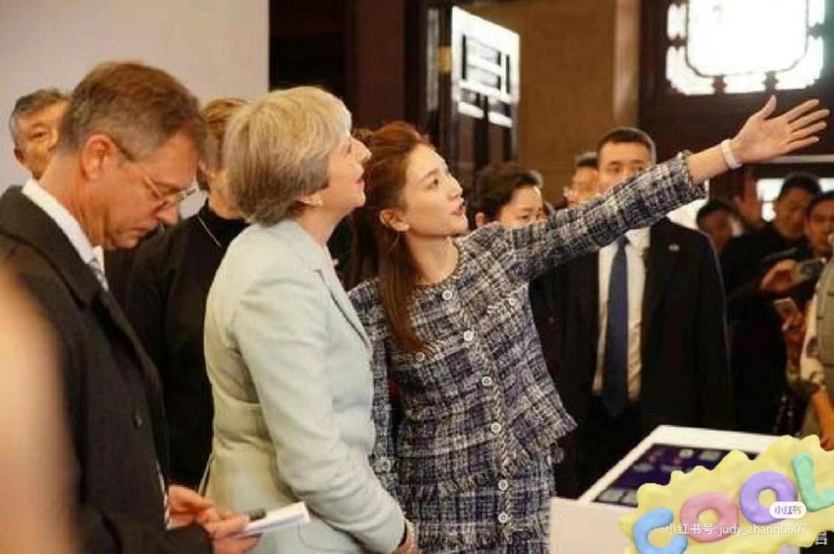 江疏影素颜引热议,江疏影对自己真自信