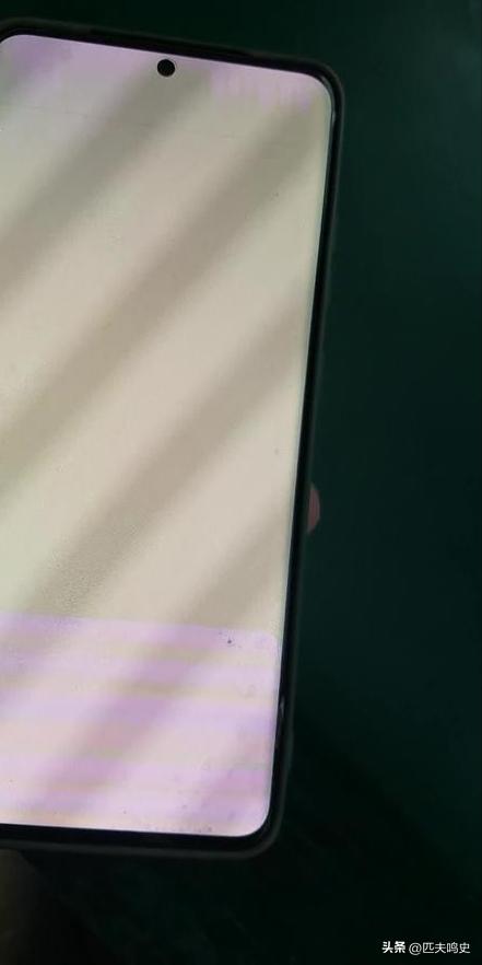 三星手机用两年就白屏,三星手机维修会被换国产屏吗