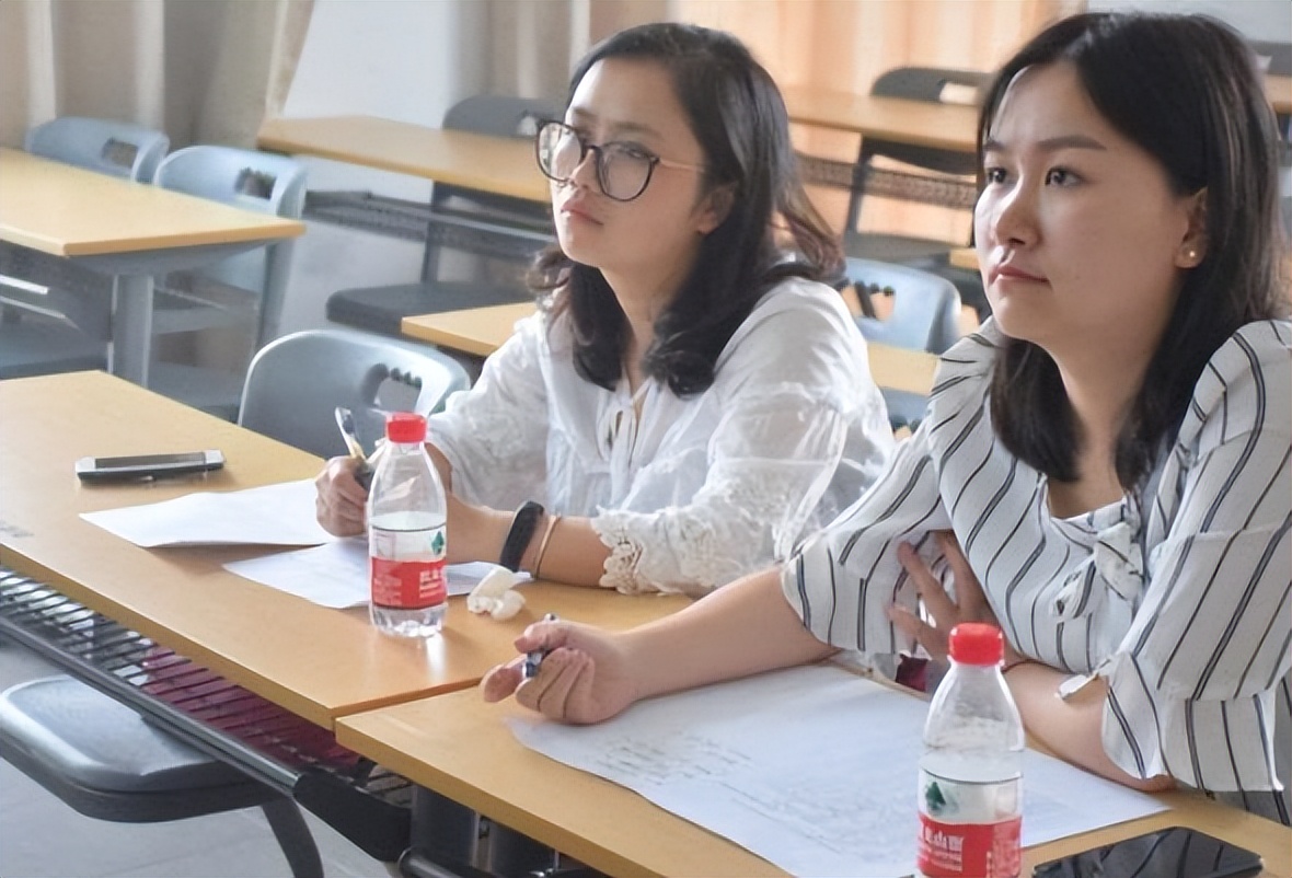 排行榜前十名的最挣钱的专业大全,赚钱的专业排名文科