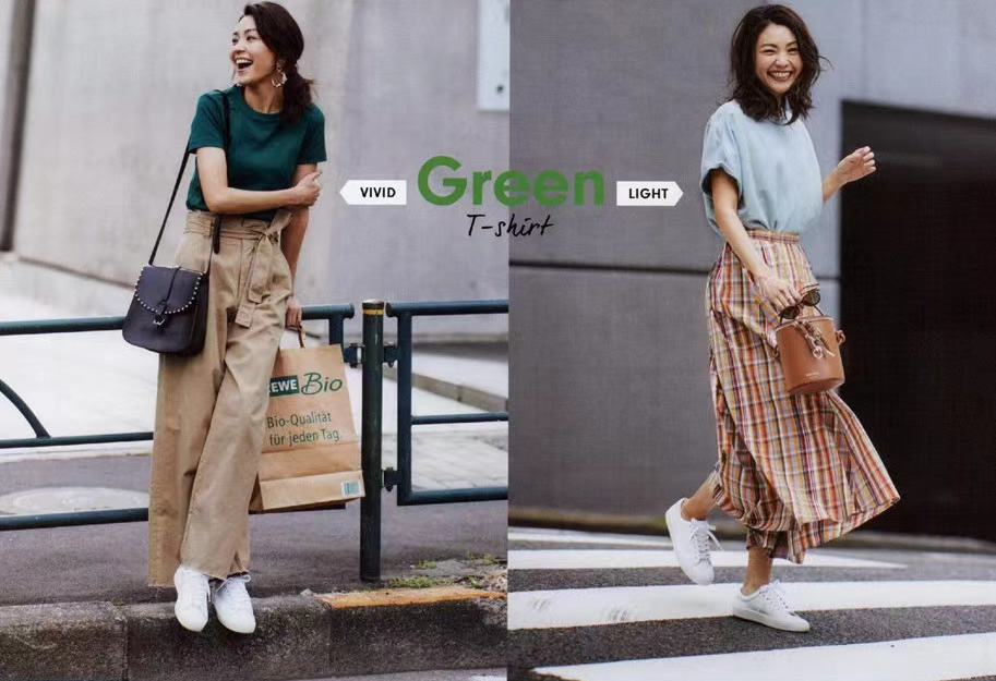 女生穿运动鞋最时尚的穿搭,宽松t恤女中长款搭配什么鞋