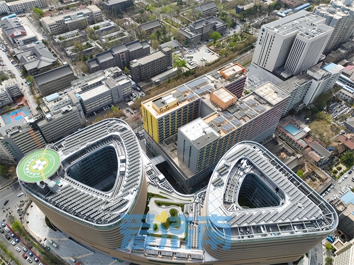 航拍山东大学齐鲁医院综合楼,山东大学齐鲁医院急诊综合楼启用