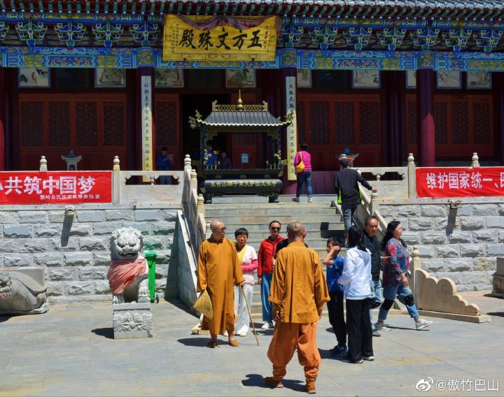 佛教四大名山五台山,五台山自然风景最好的寺院