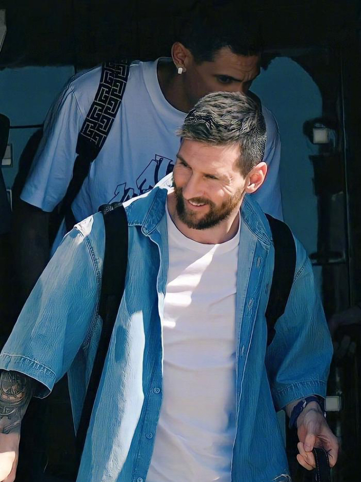 陈妍希和儿子看足球,陈妍希带孩子探班