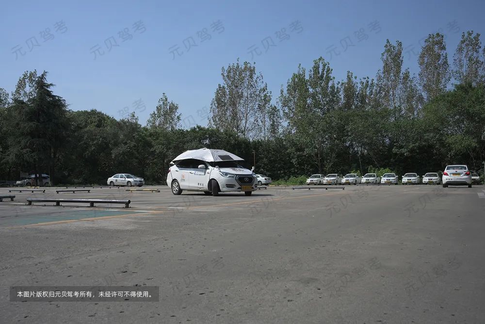 驾校起步惊呆教练,驾校教练是靠什么来赚钱的