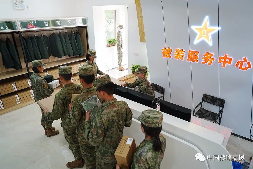 部队被装开箱,部队被装