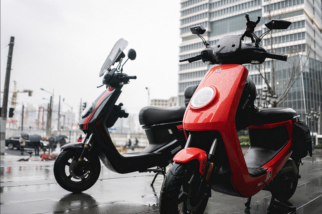 大爷把电动车当废铁回收,回收废旧电动车有多暴利