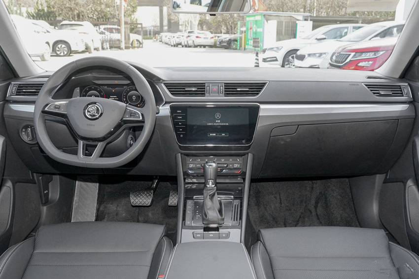 便宜耐造合资B级车，三大件可靠，油耗5.9L，带你看斯柯达速派