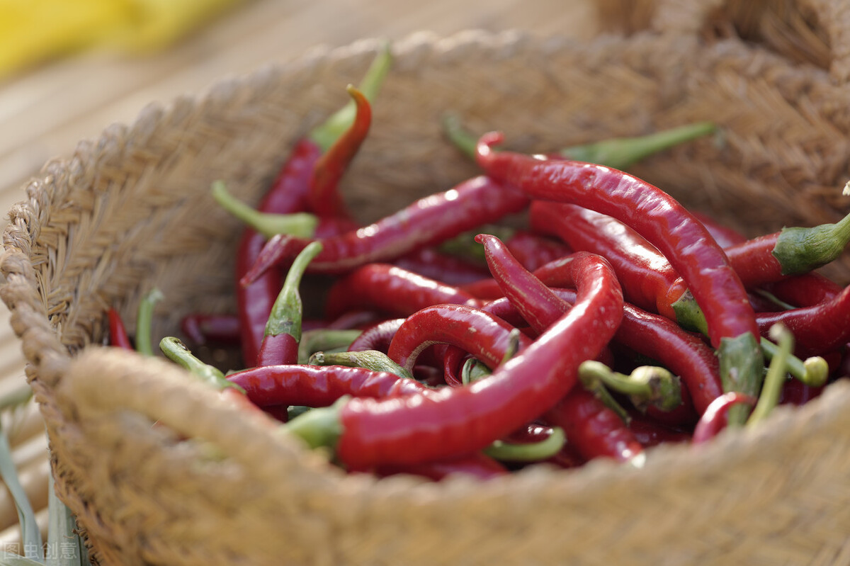 吃辣的闹肚子解决方案,吃一点辣就闹肚子是怎么回事