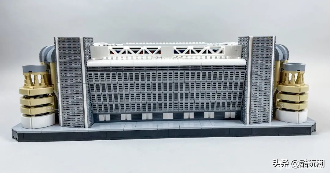 乐高10284诺坎普球场开箱,乐高皇家马德里球场