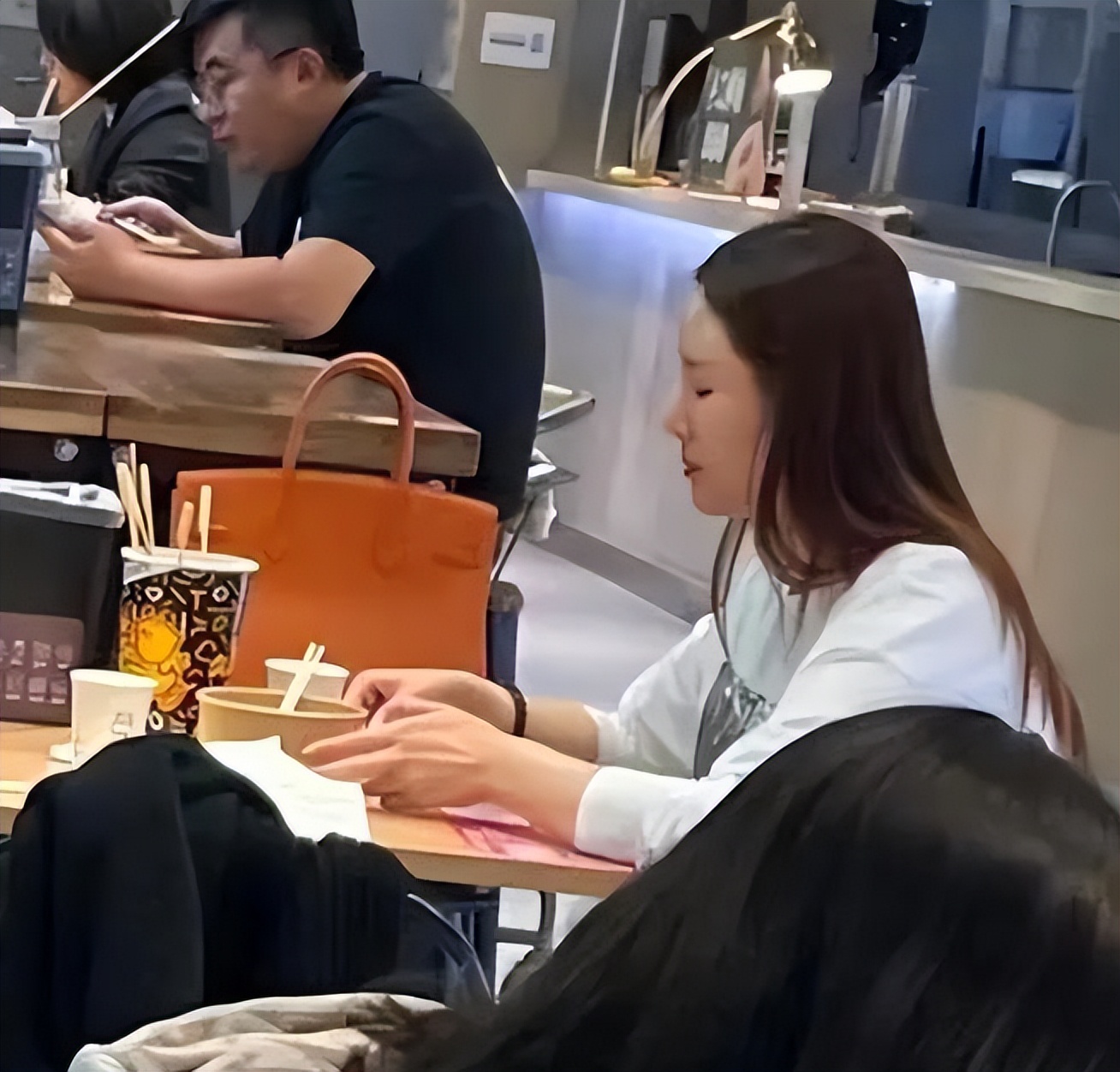 侯勇的三任妻子王瑞个人资料图片,侯勇第三任妻子王瑞是干什么的