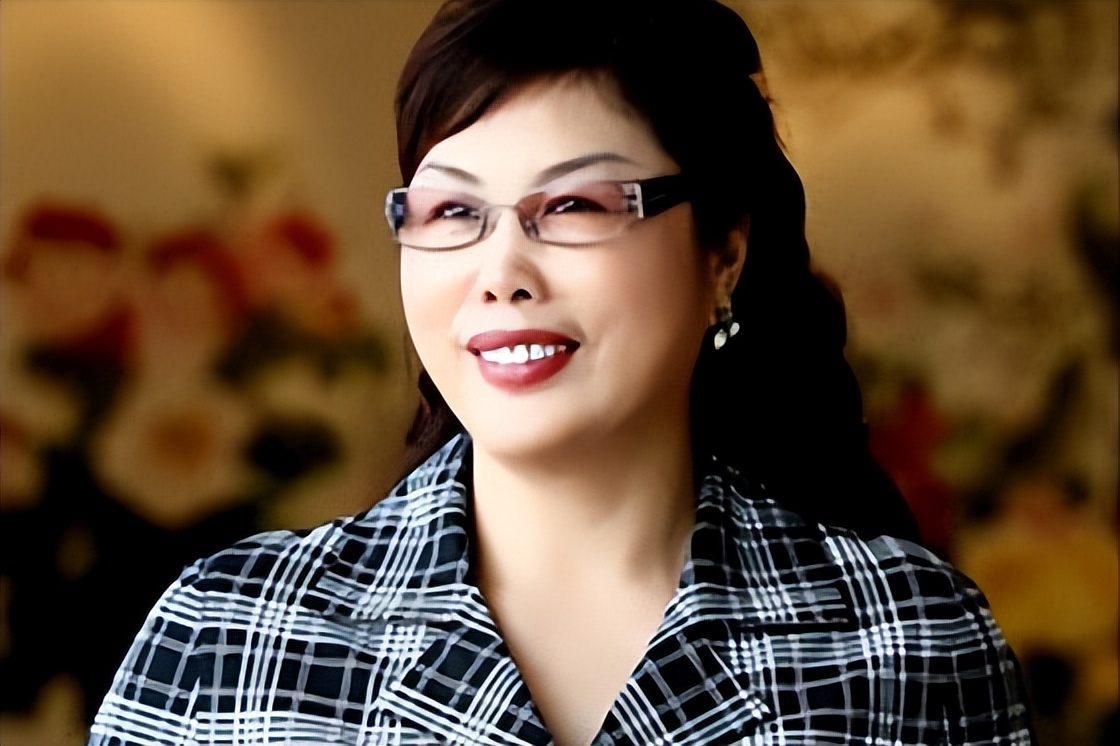 开拖拉机的陈爱莲,嵊州首富陈爱莲