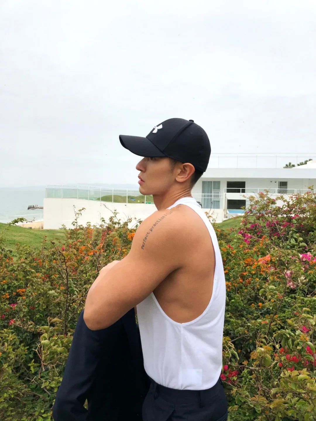 小麦色体育生腹肌,小麦色的肌肉