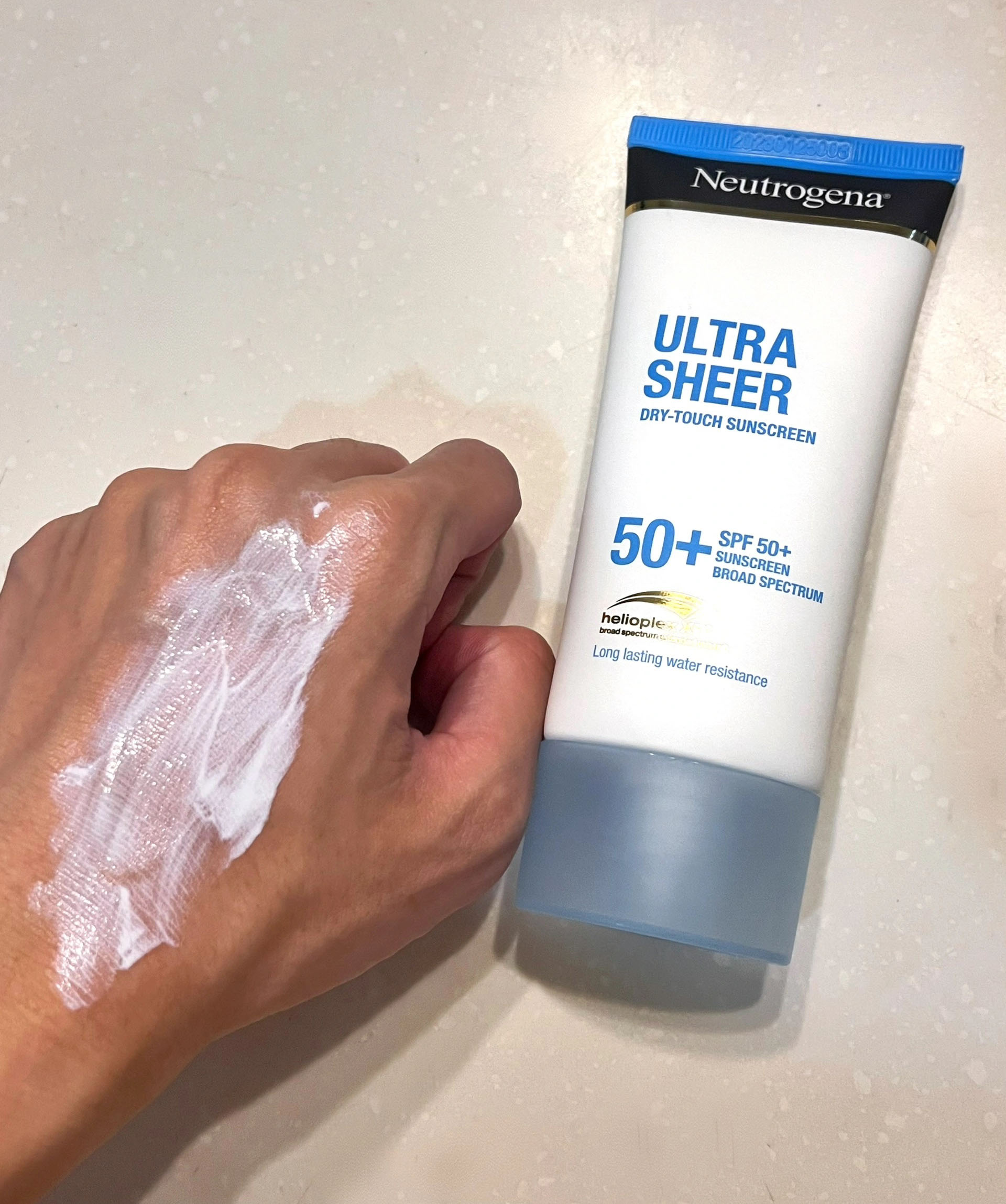 防晒霜好还是防晒隔离二合一好,哪个牌子的防晒隔离霜比较好